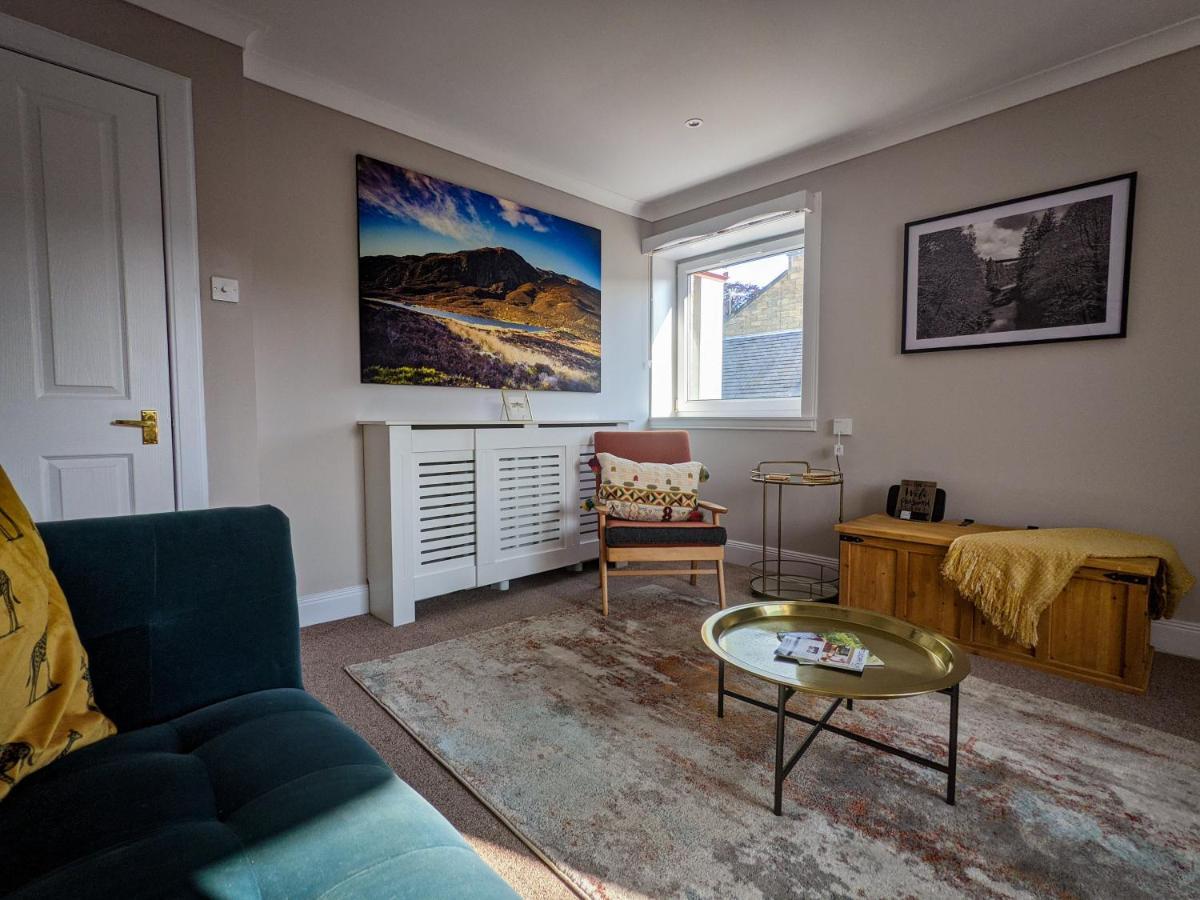 Beautiful Spacious Central Flat, Pitlochry Bagian luar foto