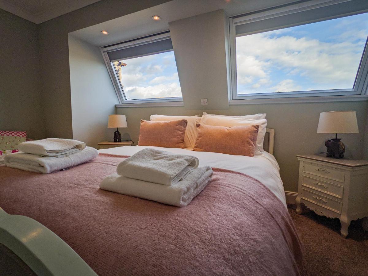 Beautiful Spacious Central Flat, Pitlochry Bagian luar foto