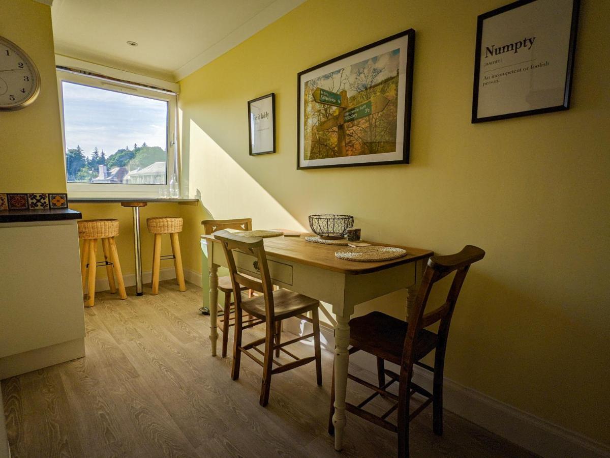 Beautiful Spacious Central Flat, Pitlochry Bagian luar foto