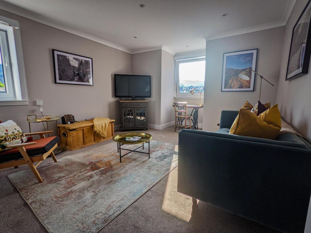 Beautiful Spacious Central Flat, Pitlochry Bagian luar foto